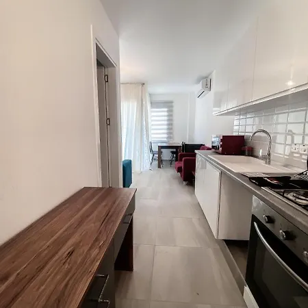 Nice 1 Bed Paradise Beach Front Appartement *