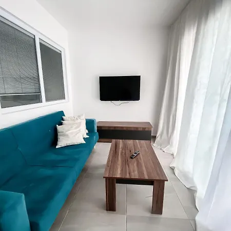 Διαμέρισμα Nice 1 Bed Paradise Beach Front