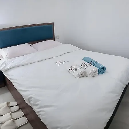Διαμέρισμα Nice 1 Bed Paradise Beach Front